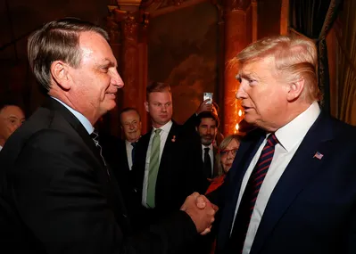 Imagem ilustrativa da imagem Bolsonaro diz ter paixão por Trump e pede para falar com ele