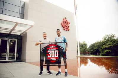 Imagem ilustrativa da imagem Bruno Henrique ganha homenagem do Flamengo por 300 jogos