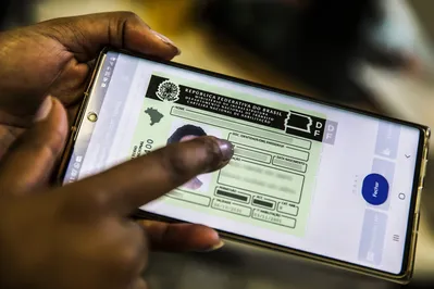 Custeio abrangerá as taxas e demais despesas relativas ao processo de formação de condutores e do documento de habilitação