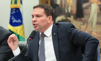 Imagem ilustrativa da imagem Câmara entra com ação no STF para levar caso Ramagem ao plenário