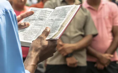 Imagem ilustrativa da imagem Católicos perdem 10% de fiéis em Londrina; evangélicos crescem 11%