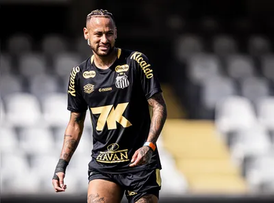 Imagem ilustrativa da imagem Com Neymar de volta, Santos encara líder Flamengo na Vila