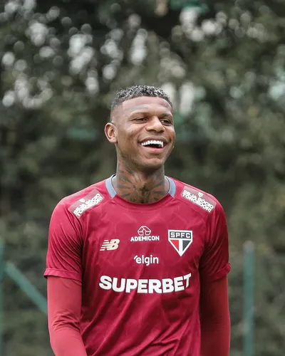 Imagem ilustrativa da imagem Com treino tático, São Paulo conclui preparação