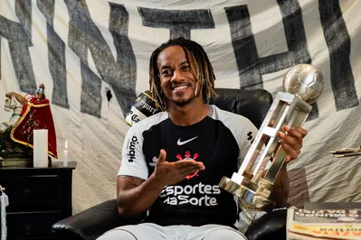 Imagem ilustrativa da imagem Corinthians estreia camisa 2 em homenagem ao Mundial de 2000