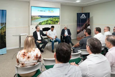 Imagem ilustrativa da imagem Diretores da Itaipu recebem prefeitos dos municípios lindeiros