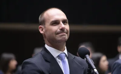 Imagem ilustrativa da imagem Eduardo Bolsonaro diz que STF bloqueou contas de sua mulher