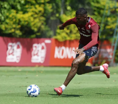 Arboleda em treino do São Paulo