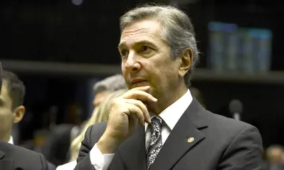 Imagem ilustrativa da imagem Ex-presidente Fernando Collor é preso em Maceió