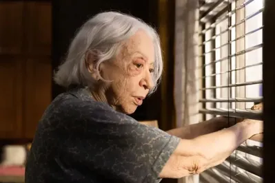 Imagem ilustrativa da imagem Fernanda Montenegro é ovacionada em pré-estreia de 'Vitória'