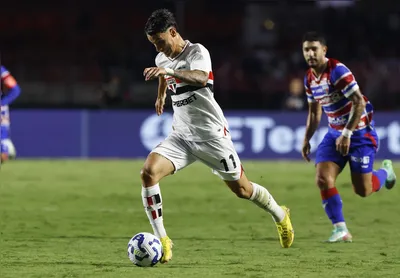 Imagem ilustrativa da imagem Ferreirinha erra pênalti e São Paulo só empata