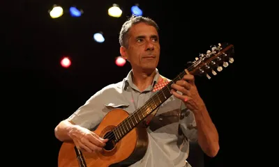 O violeiro Paulo Freire faz apresentação de contos e causos no festival, além da palestra "Inezita Barroso & a Viola"