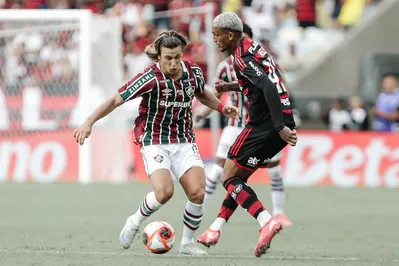 Imagem ilustrativa da imagem Fluminense e Flamengo começam a decidir o Carioca