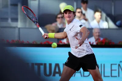 Imagem ilustrativa da imagem Fonseca tem vitória fácil em estreia no Masters 1000 de Madri