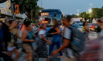 Imagem ilustrativa da imagem IBGE: taxa de desemprego cai para 5,8%, a menor já registrada
