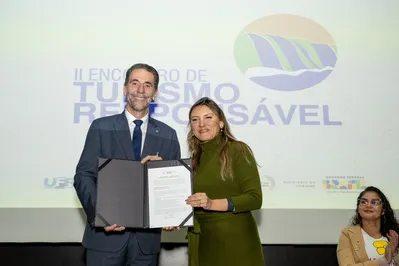 Imagem ilustrativa da imagem Itaipu e Turismo assinam pacto contra exploração de crianças