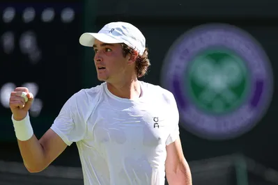 Imagem ilustrativa da imagem João Fonseca vence na estreia na chave principal de Wimbledon