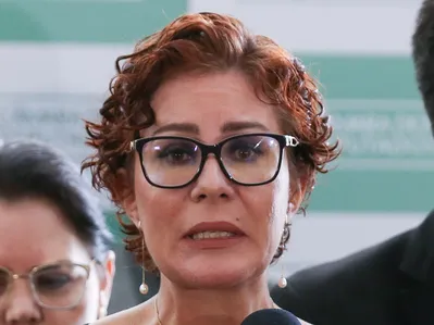 Imagem ilustrativa da imagem Justiça italiana mantém prisão de Carla Zambelli após audiência