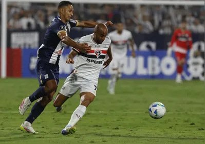 Imagem ilustrativa da imagem Lucas exalta São Paulo após terceira vitória fora na Libertadores