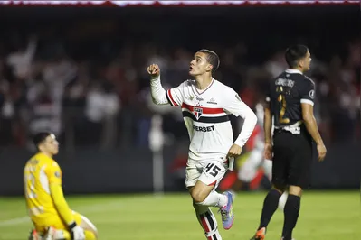 Imagem ilustrativa da imagem Lucca é o mais jovem a marcar gol pelo São Paulo na Libertadores