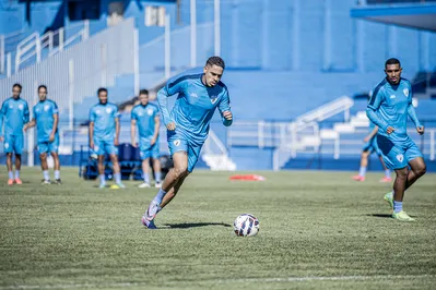 Artilheiro do Campeonato Paranaense pelo LEC, Iago Teles busca seu primeiro gol no VGD