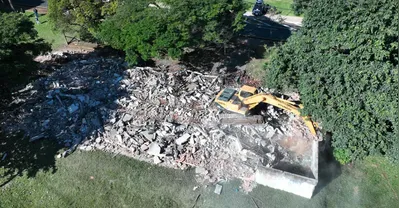 Imagem ilustrativa da imagem Mocó da avenida Leste-Oeste é demolido pela Prefeitura