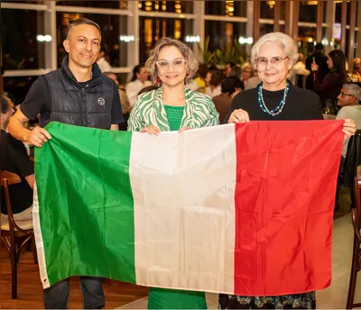 Marcio Forte (La Pasta e Panino 77), Hylea Ferraz e Vanessa Araújo, diretoras da Associação I Bravissimi