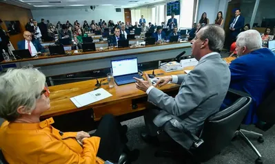 Imagem ilustrativa da imagem PEC do fim da reeleição para chefes do Executivo avança no Senado