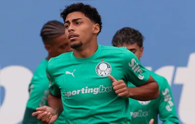 Imagem ilustrativa da imagem Palmeiras renova com centroavante Luighi até 2029
