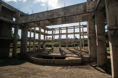 Imagem ilustrativa da imagem Parada desde 2014, obra do Teatro Municipal tem emenda bloqueada