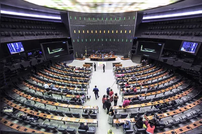 Imagem ilustrativa da imagem Parlamentares acusam governo de 'asfixia econômica'