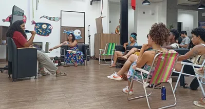 Laura Grosso no bate-papo "E Londrina, dá samba?" que integrou a programação do Sesc Mulheres no Cadeião