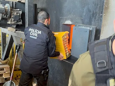 Imagem ilustrativa da imagem Polícia Civil incinera  1,6 tonelada de drogas em Arapongas