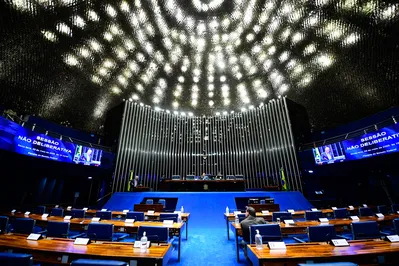 As eleições para as 81 cadeiras do Senado funcionam de uma forma diferente, já que o mandato é de oito anos, não de quatro, como é para os demais cargos eletivos
