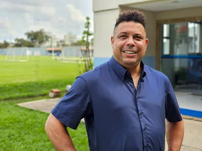 Imagem ilustrativa da imagem “Se Corinthians decidir virar SAF, arrumo dinheiro", diz Ronaldo