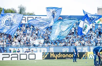 O retorno do restaurado estádio Vitorino Gonçalves Dias, localizado no centro da cidade, fez o Tubarão levar mais de 17 mil torcedores em apenas três partidas da Série C
