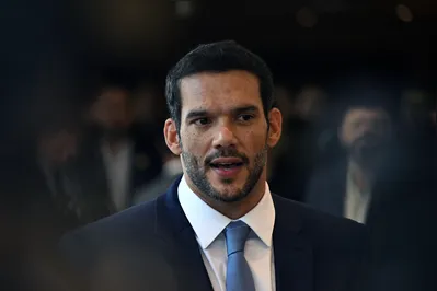 Imagem ilustrativa da imagem Xaud é eleito presidente e assume CBF em meio à crise