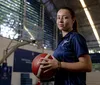 O desafio da primeira treinadora no basquete masculino brasileiro