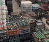 Operação contra bebida falsificada cumpre mandado em Londrina
