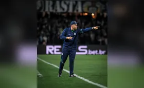 Athletico vira sobre Ferroviária e fica perto do acesso à Série A