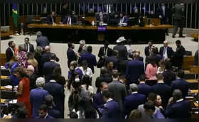 Cidades do PR terão protestos contra PEC da Blindagem