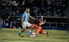 Quirino ganha pontos e deve ser mantido como titular no Londrina