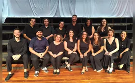 Um Canto em Cada Canto