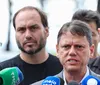 Tarcísio de Freitas visita Bolsonaro e declara apoio a Flávio