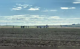 Avião de pequeno porte faz aterrissagem de emergência em Londrina