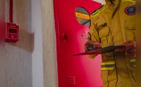 Bombeiros orientam a população sobre emergências em locais com grandes públicos
