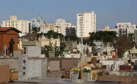 Cemitérios de Londrina devem receber 40 mil visitantes no Dia das Mães