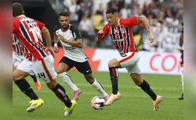 Em lados opostos da tabela, Corinthians e São Paulo se enfrentam
