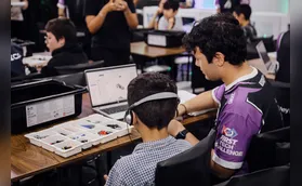 Feira oferece oficinas de robótica a crianças e adolescentes