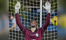 Goleiro do Operário critica gramado do Café: "É um pasto"