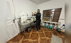 Homem é preso por vender `cura´ para doenças com água e produtos caseiros